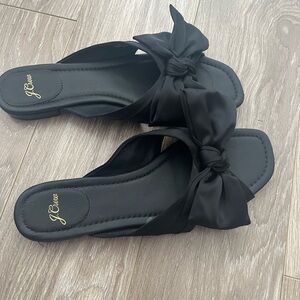 Black bow sandals